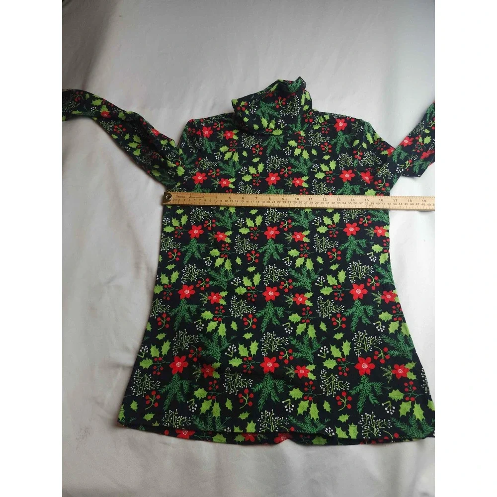 Jones & Co Jones New York Christmas Poinsettia Holly Turtleneck Top Womens S/P